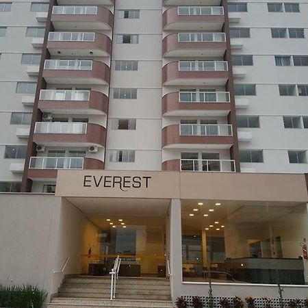 Everest Flat Service Калдас Новас Екстериор снимка